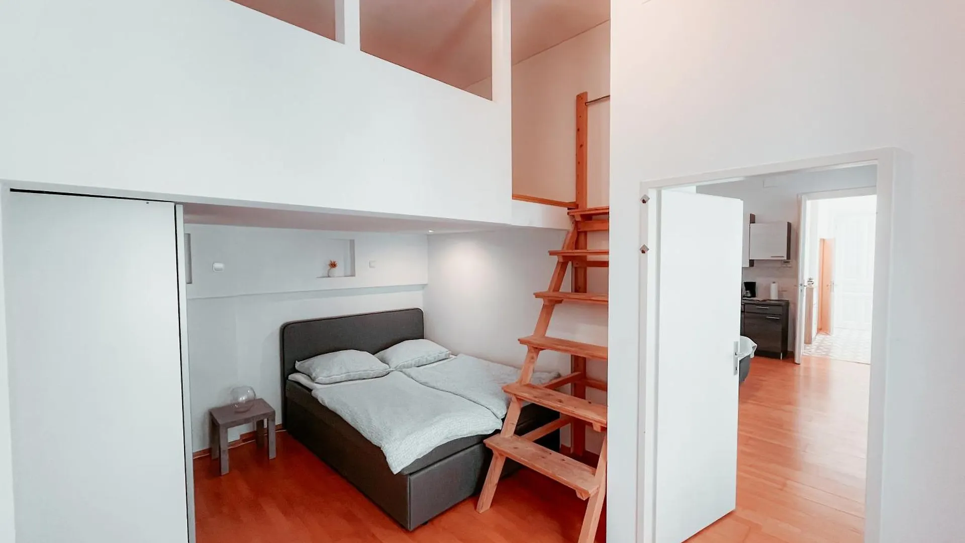 Raimond Apartment Ottakringer Top 10 Vienna