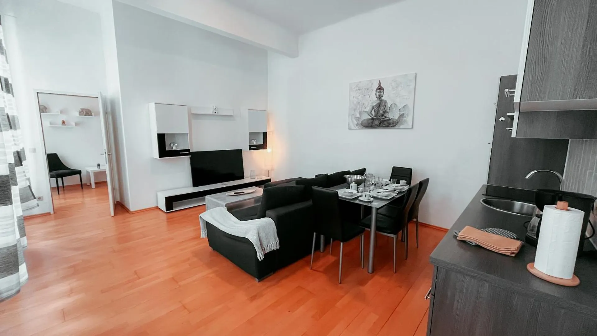 Raimond Apartment Ottakringer Top 10 contacts